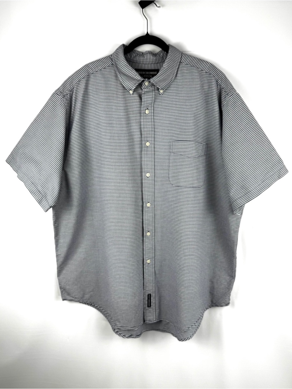 Men's Short-Sleeve Button-Down Shirt in Navy and White Gingham Check